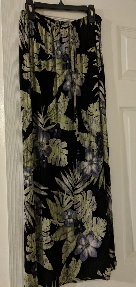 Leafy long skirt - NEW